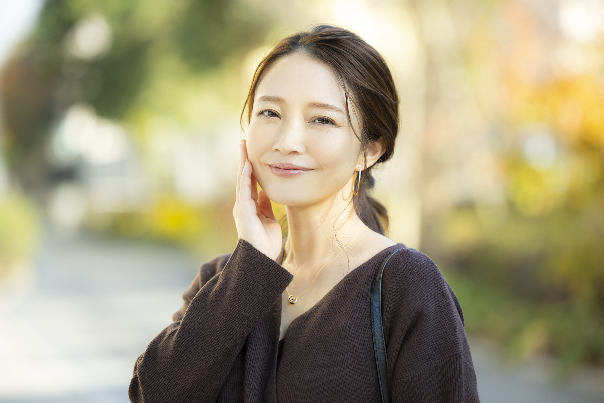 健康面に効果的な耳つぼケアもあり。の写真